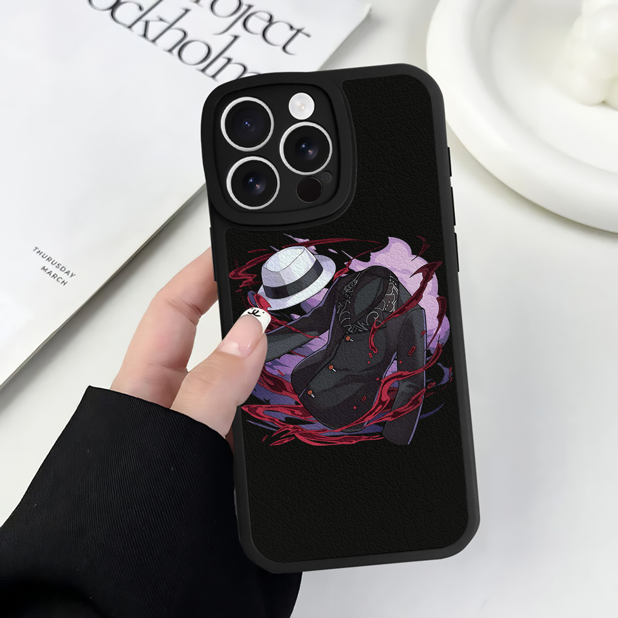 （画像用） 鬼滅の刃（きめつのやいば）鬼舞辻 無惨／きぶつじ むざん Kibutsuji Muzan 【iPhone 16シリーズ対応】シリコンスマホケース（レザー調） 材質：シリコン